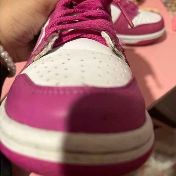 Nike shoes active pink color size 5y - Picture 3 of 6